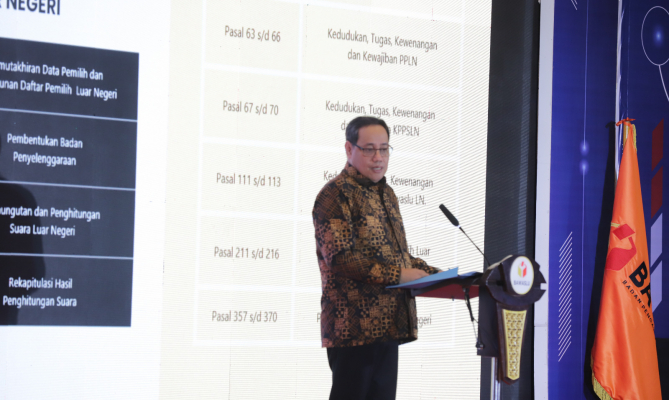 Anggota Bawaslu Herwyn Malonda saat Launching Indeks Kerawanan Pemilu (IKP) Penyelenggaraan Pemilu di Luar Negeri dalam Pemilu Serentak 2024 oleh Puslitbangdiklat Bawaslu, Kamis (31/8/2023). 